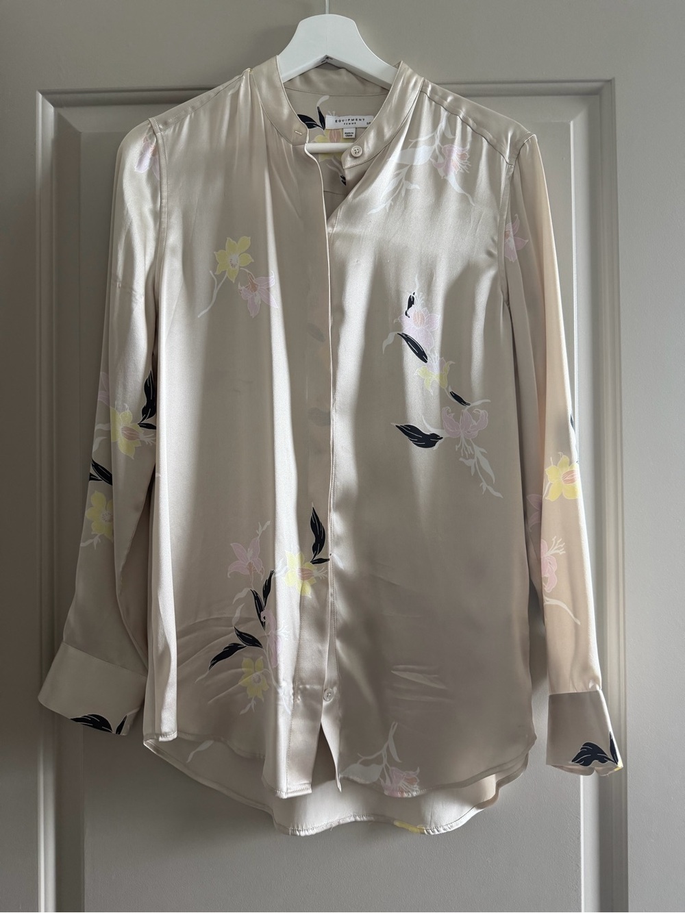 Equipment Femme Cherine Floral Long Sleeve 100% Silk Button Up Cream Shirt